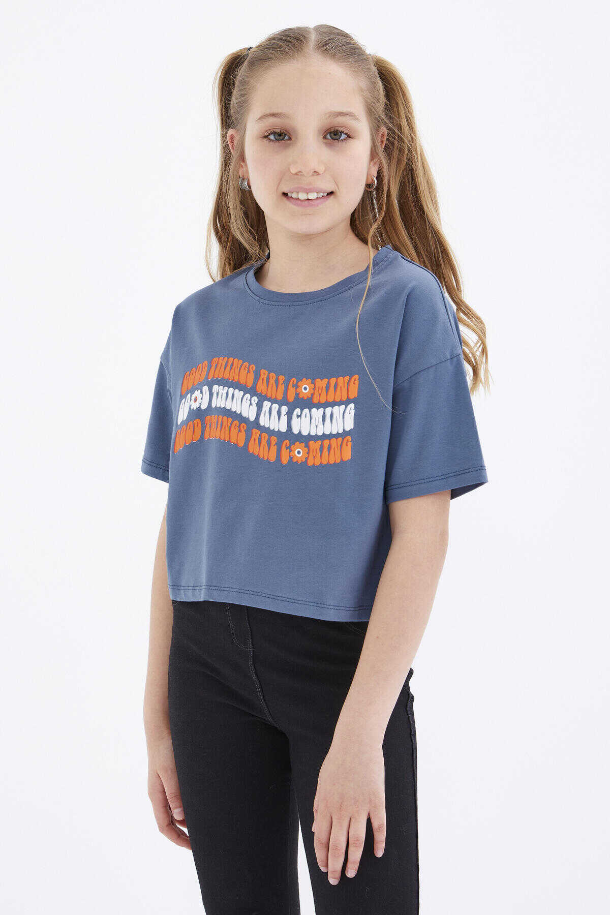 Tommylife Toptan Petrol Oversize Renkli Yazı Baskılı Düşük Omuz O Yaka Kız Çocuk Crop T-Shirt - 75038