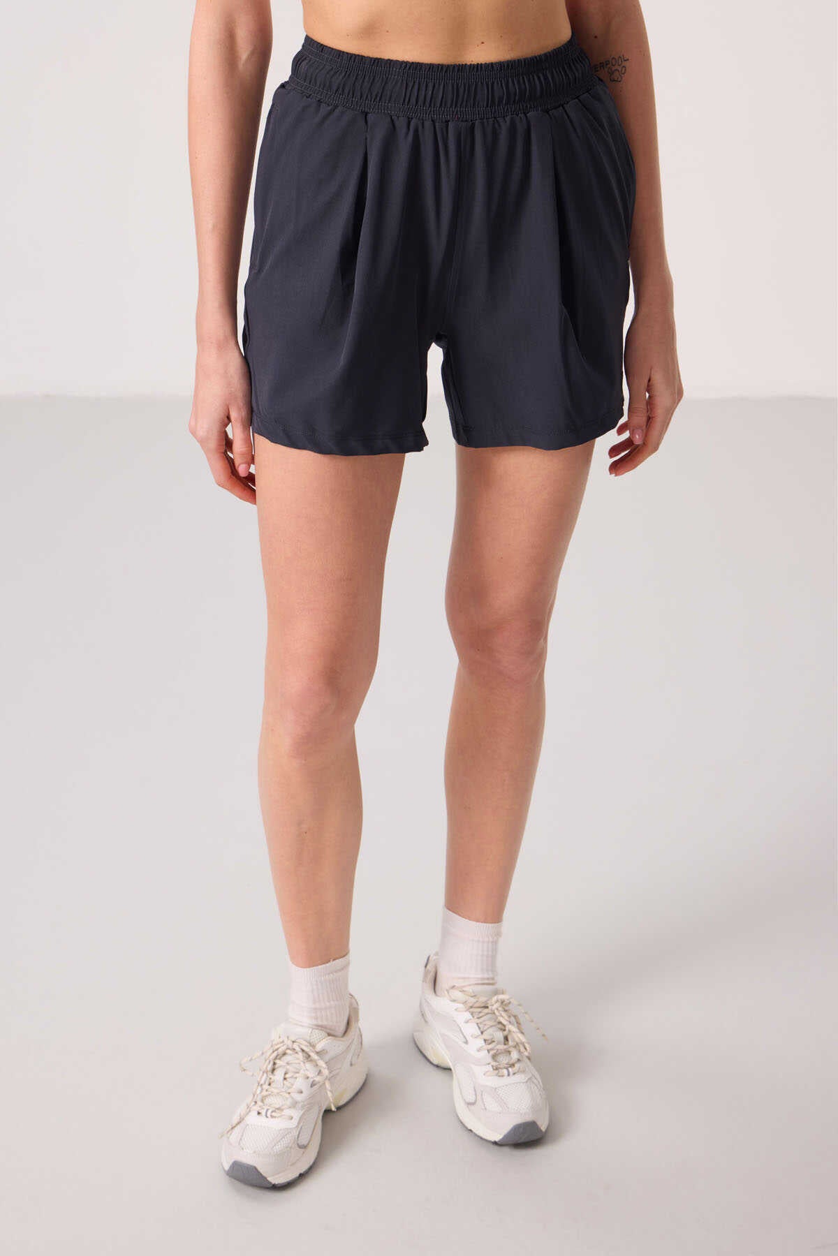 Tommylife Toptan Polyester Gizli Cep Fermuarlı Rahat Form Kadın Şort - 91014 Siyah