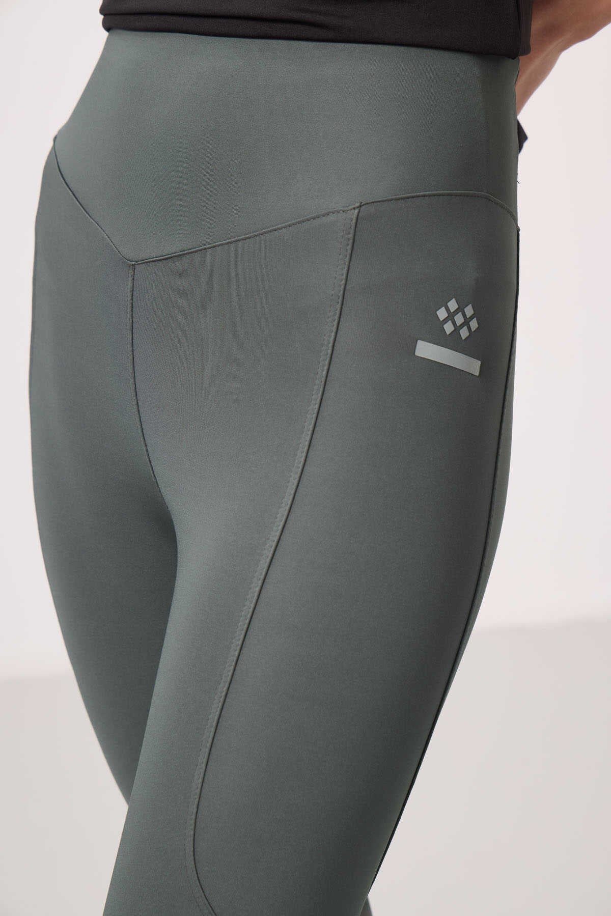 Tommylife Wholesale Polyester Standard Fit Flexible Performance Women's Leggings - 94666 Black