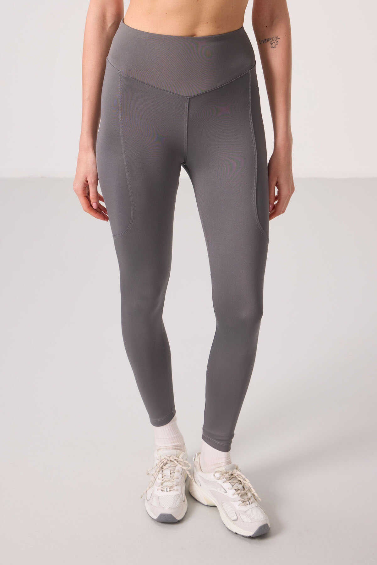 Tommylife Wholesale Polyester Standard Fit Flexible Performance Women's Leggings - 94666 Black