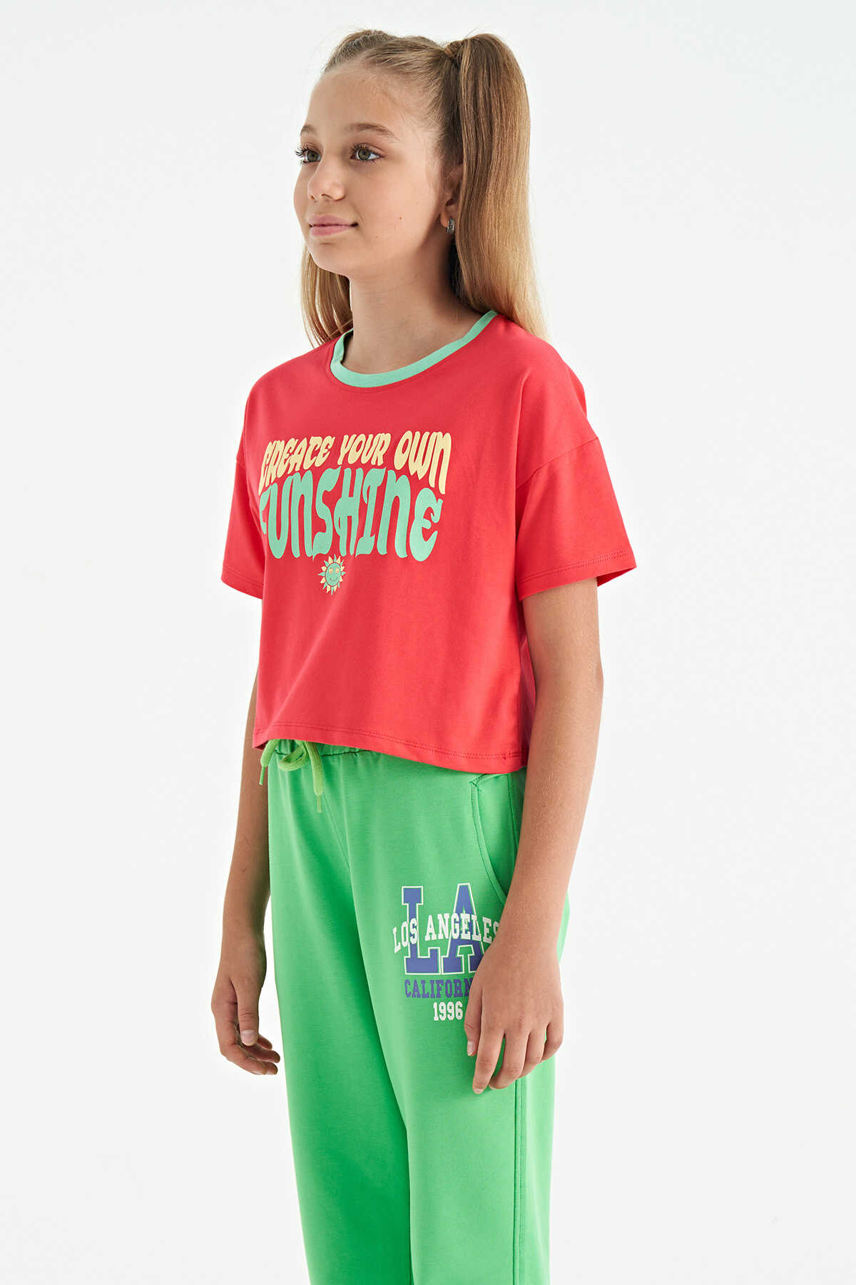 Tommylife Toptan Fiesta Renkli Yazı Baskılı O Yaka Oversize Kısa Kollu Kız Çocuk T-Shirt - 75111
