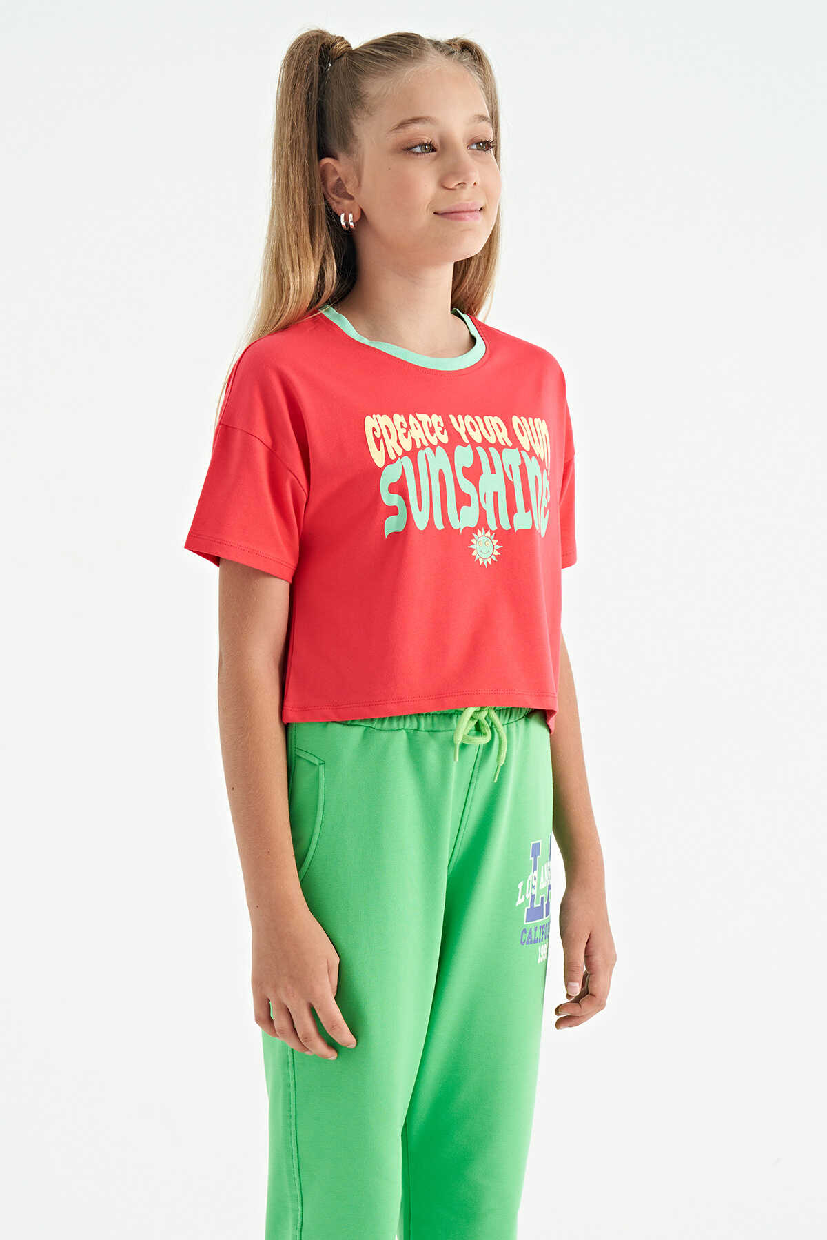 Tommylife Toptan Fiesta Renkli Yazı Baskılı O Yaka Oversize Kısa Kollu Kız Çocuk T-Shirt - 75111