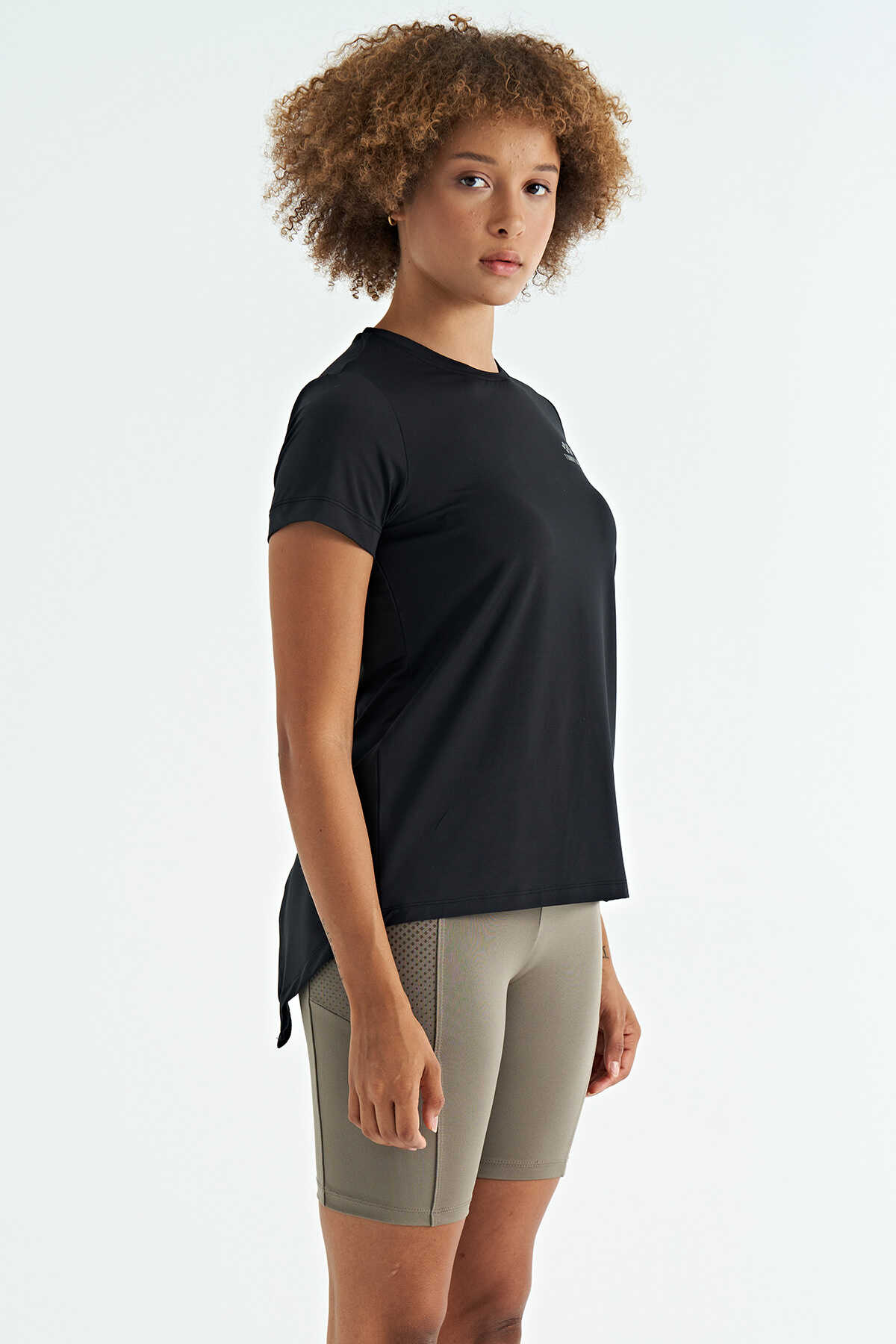 Tommylife Wholesale Black Back Slit Detail Crew Neck Short Sleeve Standard Fit Women's T-Shirt - 97267