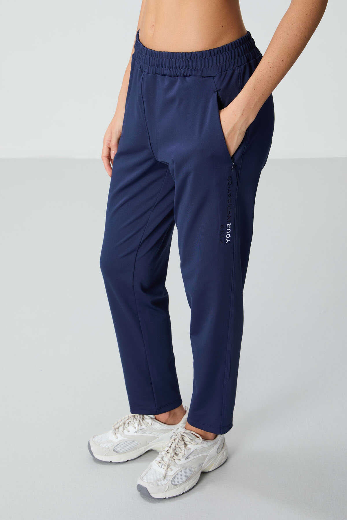 Tommylife Wholesale Standard Fit Hooded Women's Tracksuit 95306 Indigo