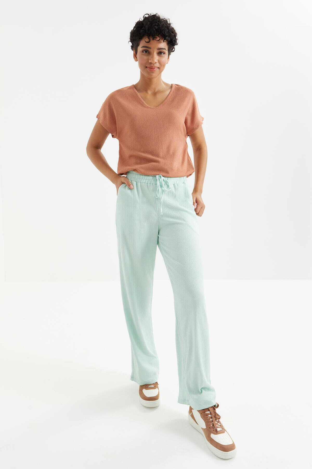 Tommylife Wholesale Aqua Green Cinch Waist Tie Detail Classic Leg Scrunch Fabric Women's Tracksuit Bottoms - 94619