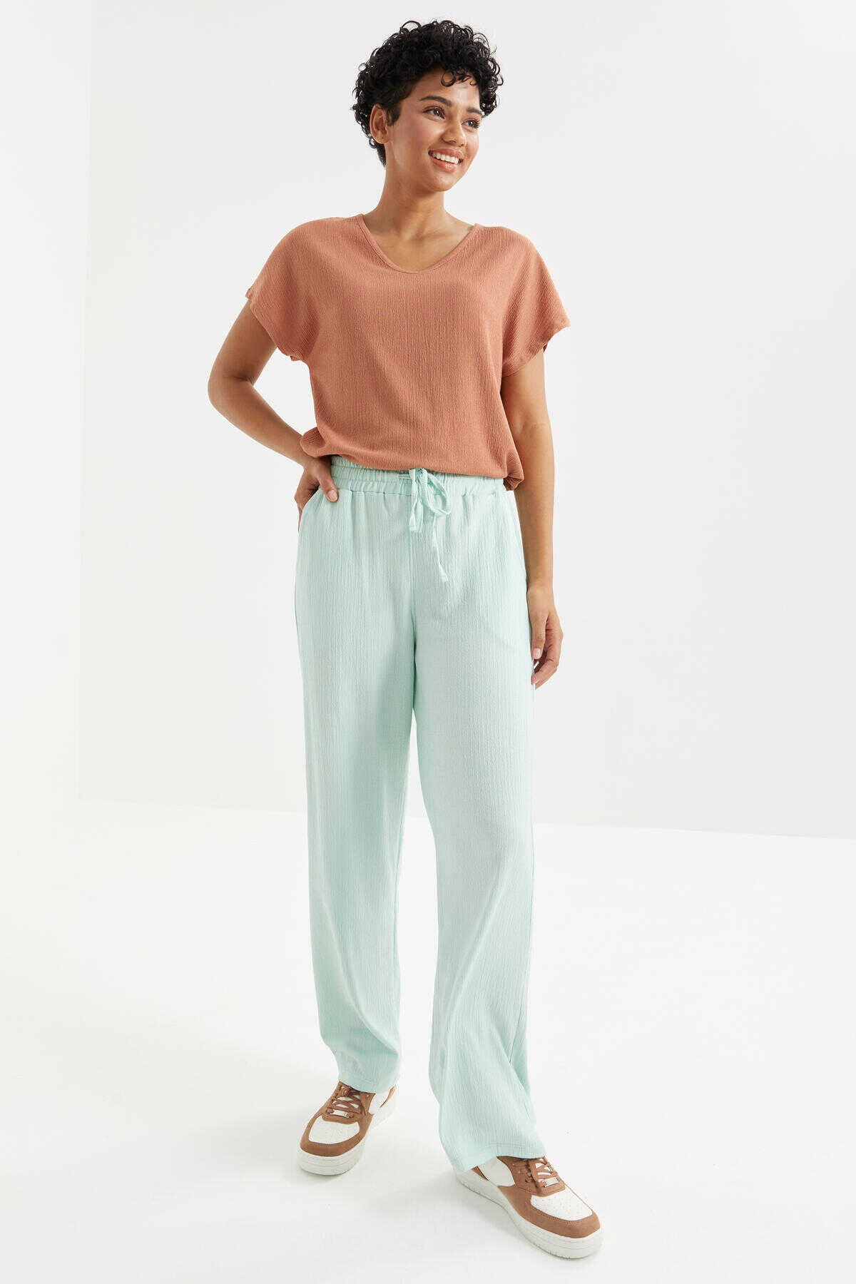 Tommylife Wholesale Aqua Green Cinch Waist Tie Detail Classic Leg Scrunch Fabric Women's Tracksuit Bottoms - 94619