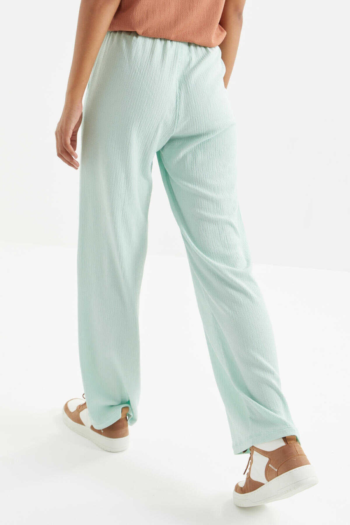 Tommylife Wholesale Aqua Green Cinch Waist Tie Detail Classic Leg Scrunch Fabric Women's Tracksuit Bottoms - 94619