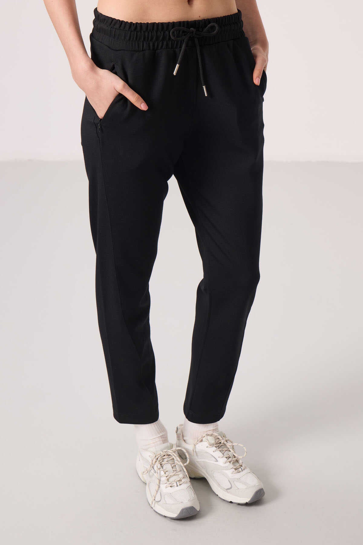 Tommylife Wholesale Soft Texture Hidden Zipper Skinny Leg Women's Trousers - 94668 Black