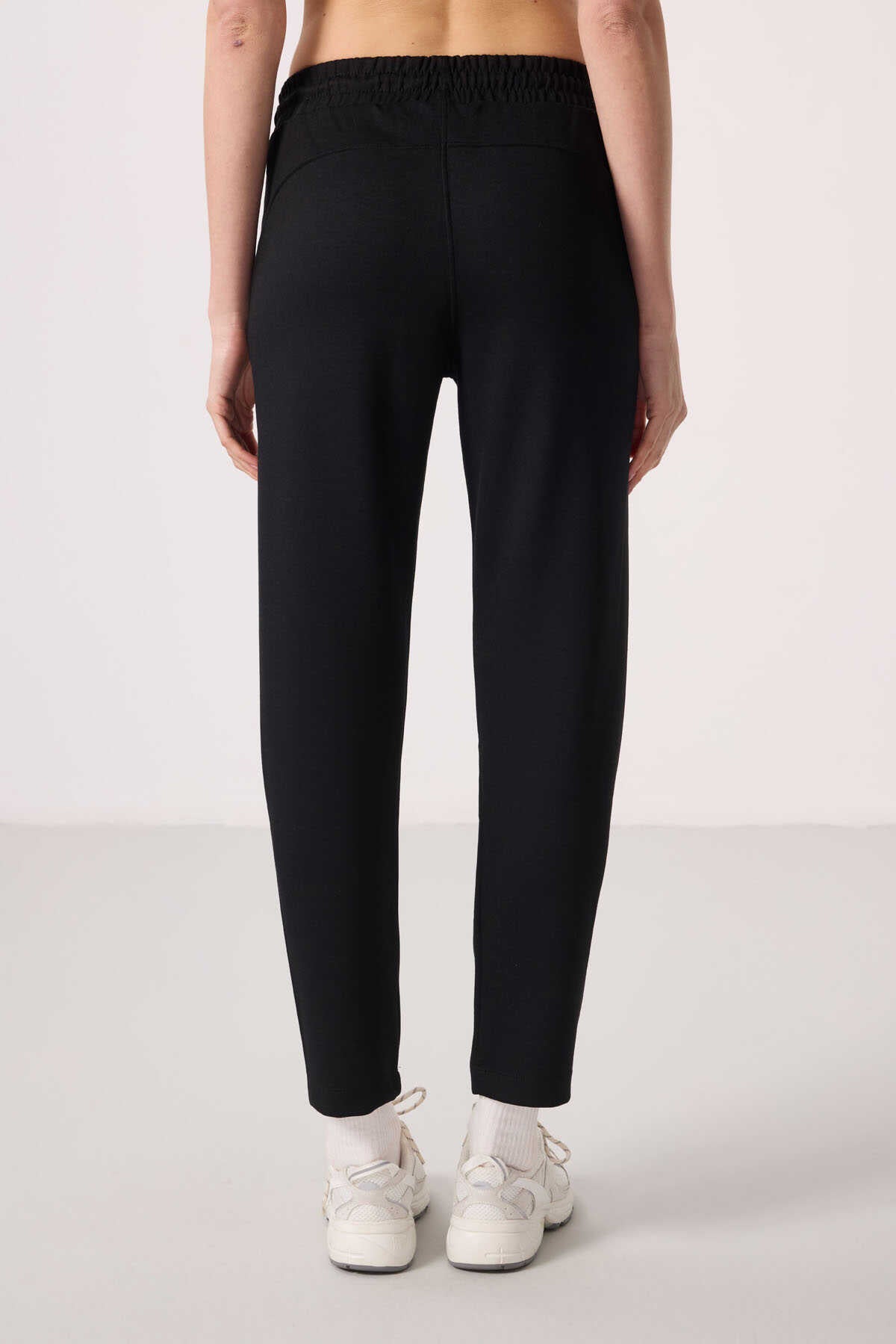 Tommylife Wholesale Soft Texture Hidden Zipper Skinny Leg Women's Trousers - 94668 Black