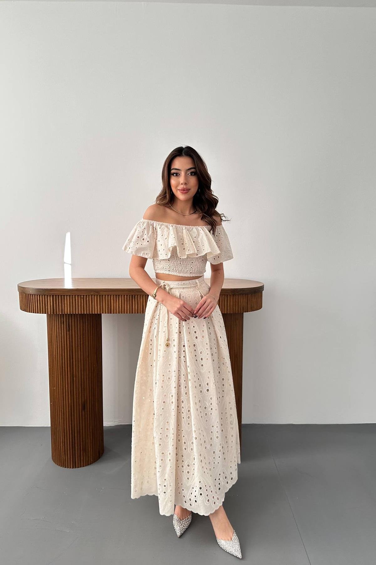 Toptan Bej Gipeli Bluz Etek Takım Bej L