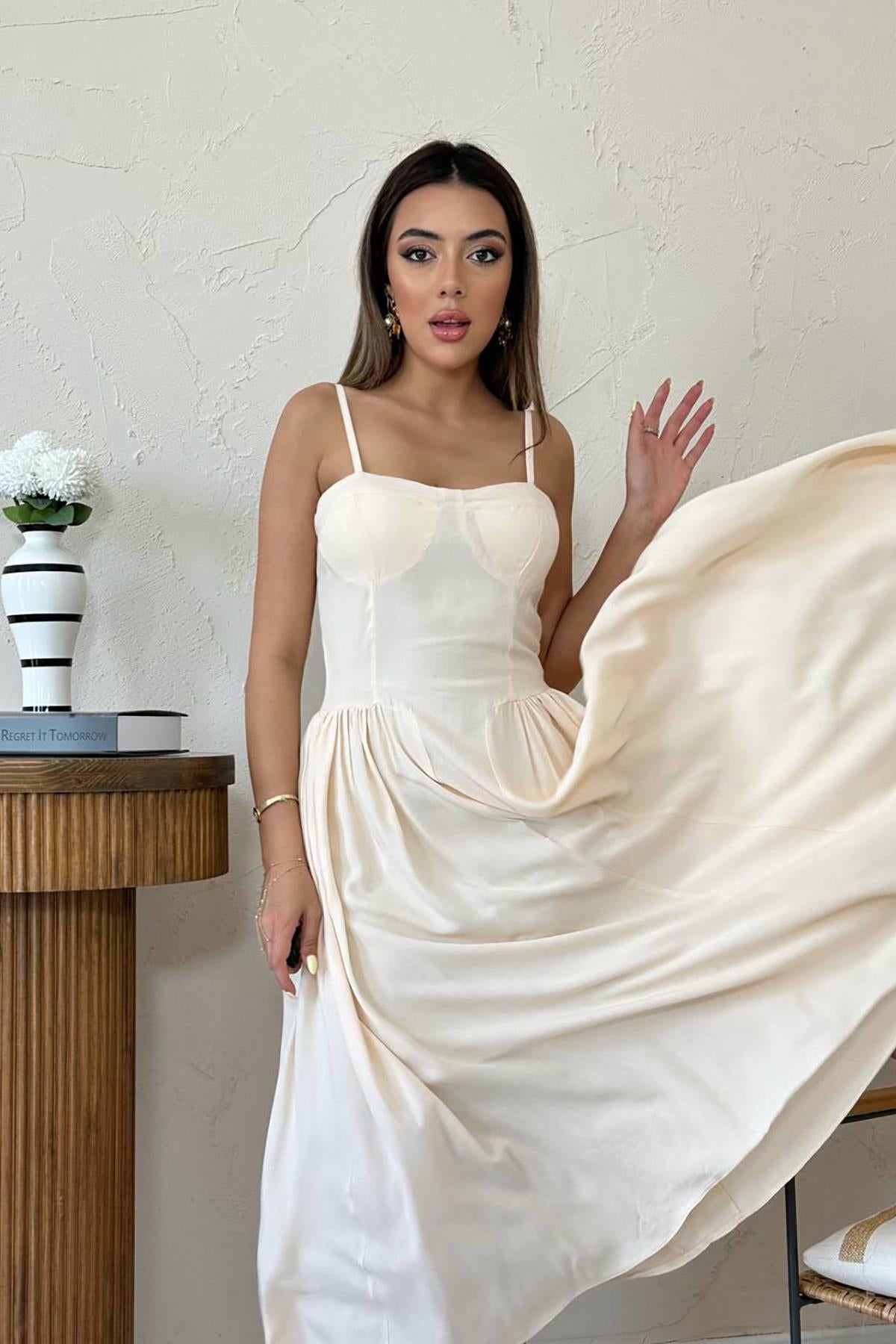 Toptan Bej Göğüs Kuplu Uzun Büzgülü Elbise