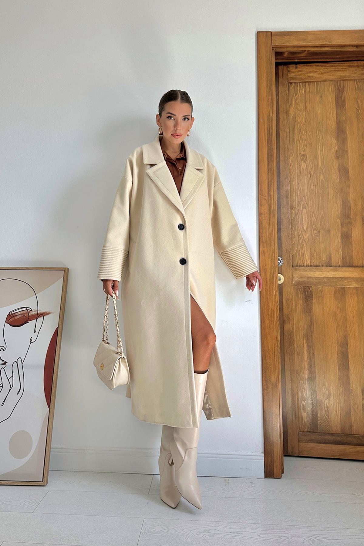 Toptan Bej Manşet Detaylı Kaban Bej L