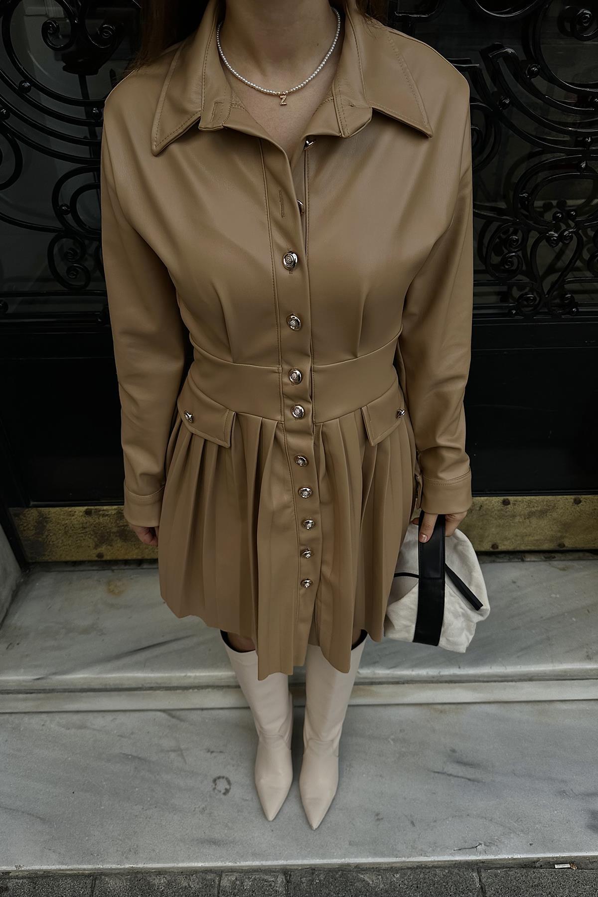 Toptan Bej Piliseli Deri Elbise