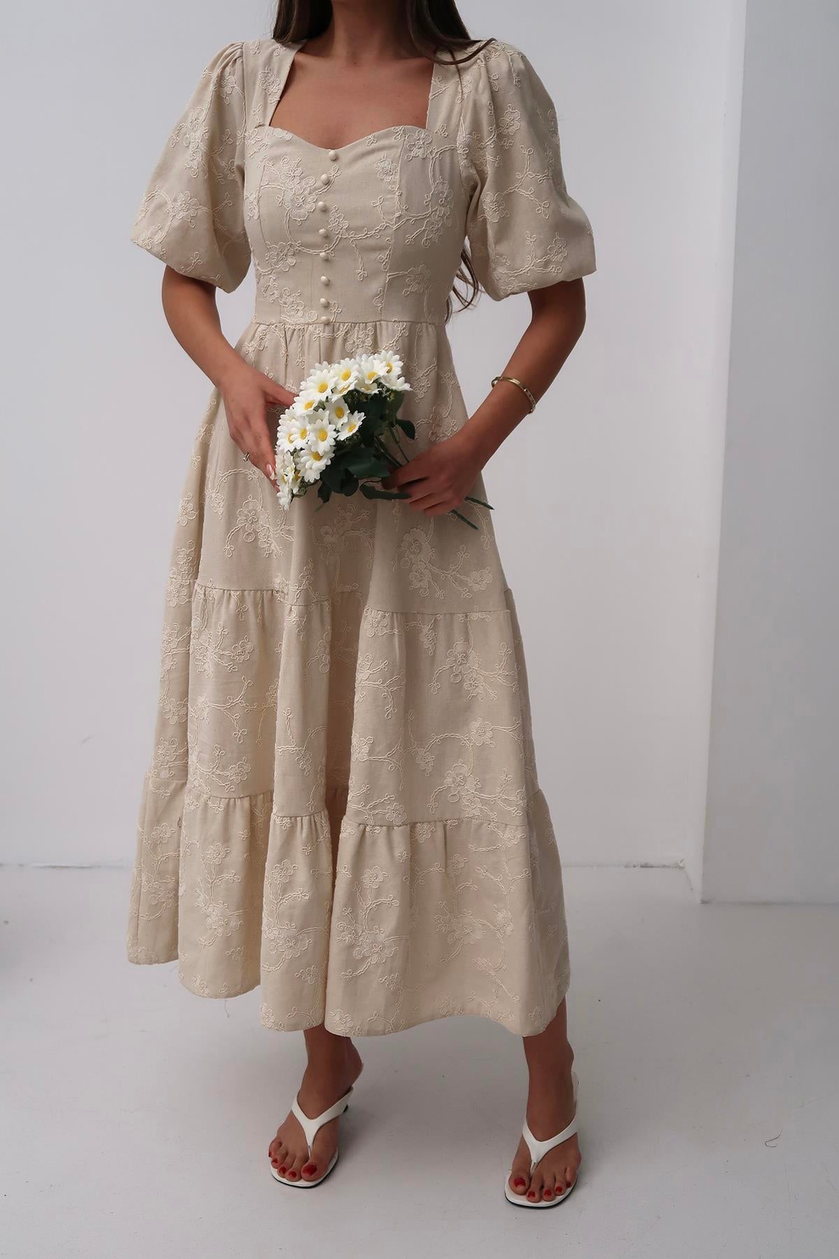 Toptan Bej Süs Düğmeli Balon Kollu Elbise