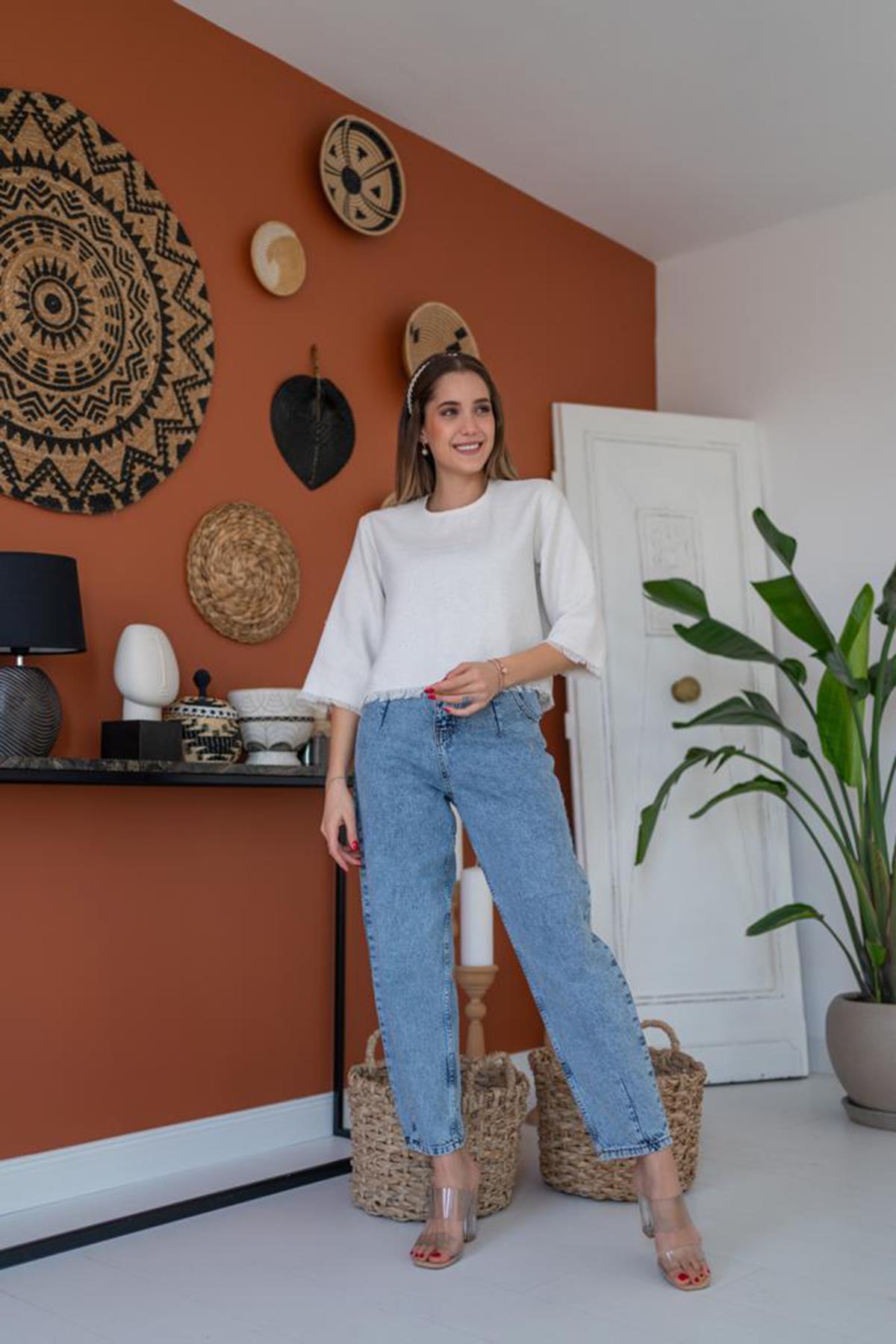 Toptan Beyaz Püskül Detaylı Bluz