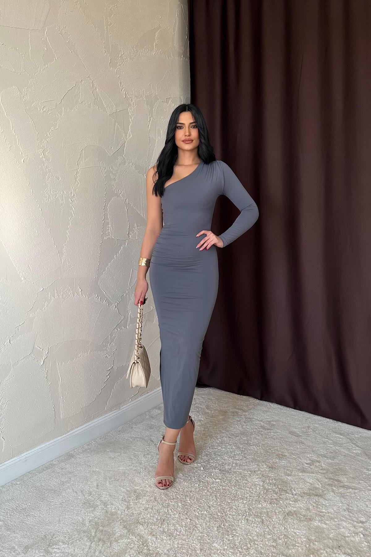 Toptan Gri Büzgü Detaylı Tek Omuz Elbise