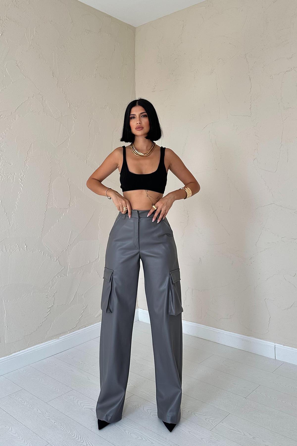 Toptan Gri Yanlardan Cepli Deri Pantolon Gri L