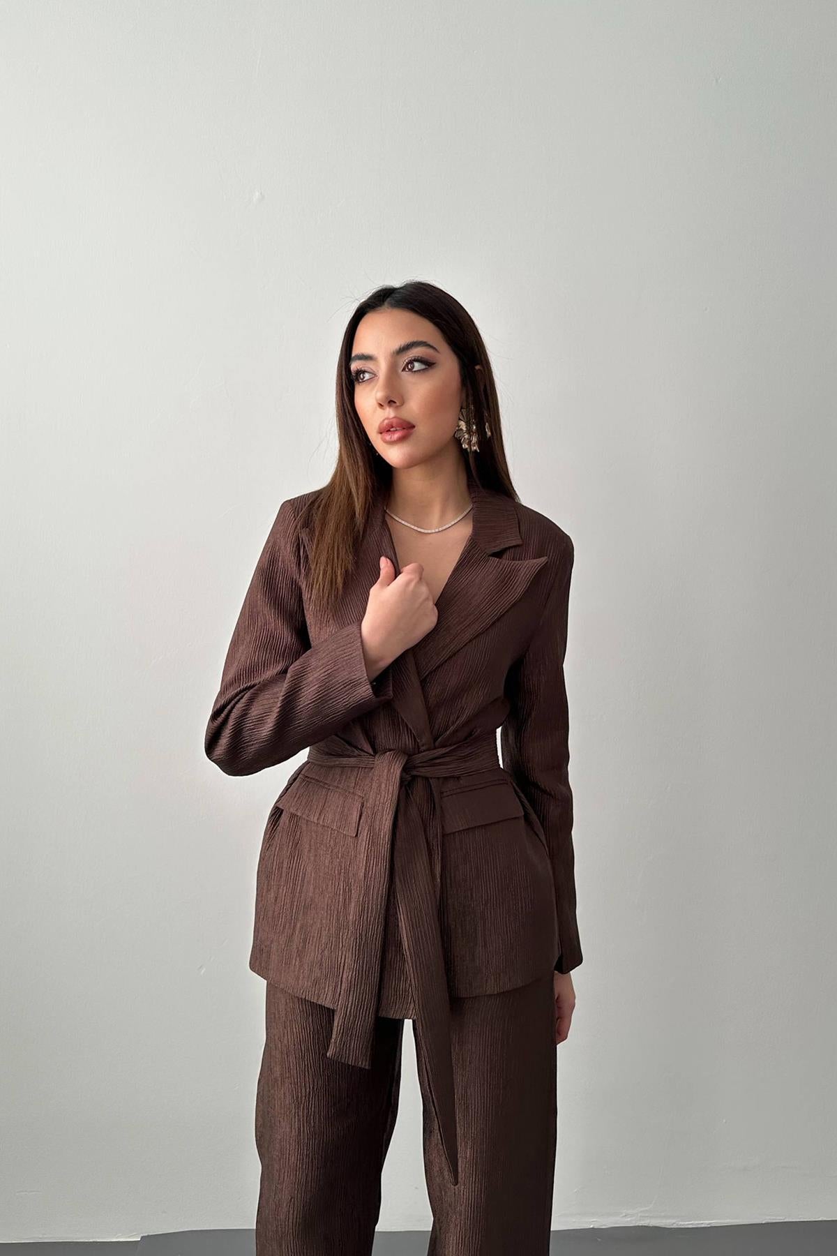 Toptan Kahverengi Beli Kuşaklı Ceket Ve Pantolon Parlak Takım