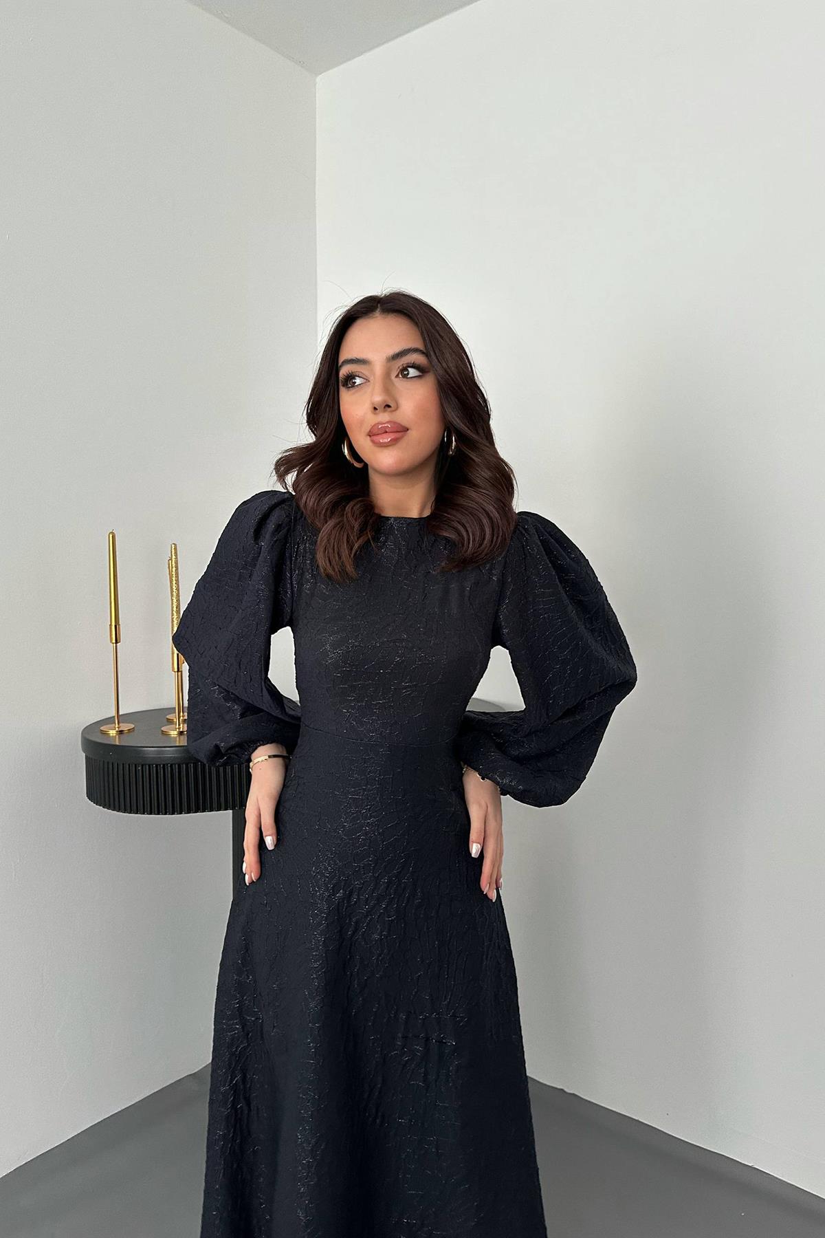 Toptan Lacivert Kabartmalı Dantel Detaylı Kemerli Uzun Elbise