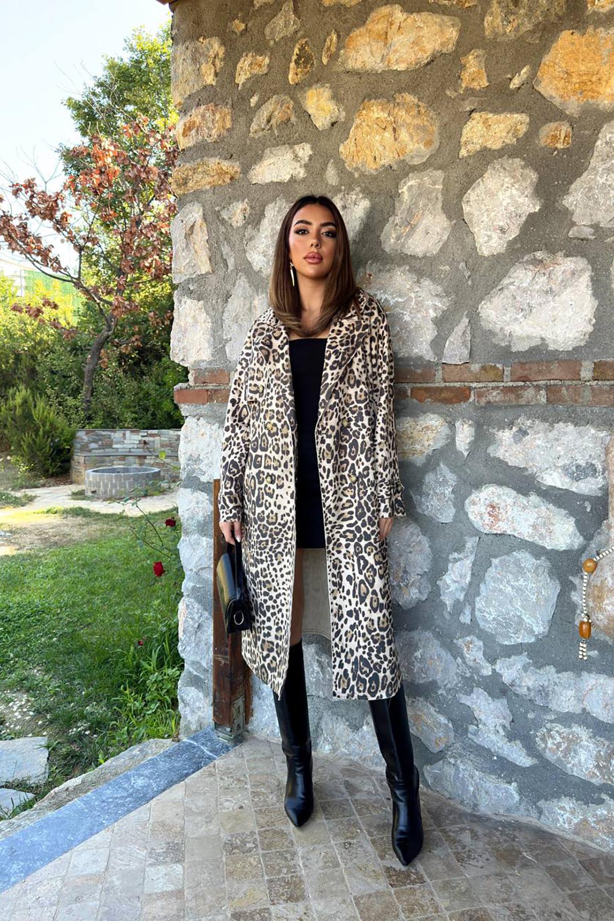 Toptan Leopar Ön Ve Arkası Pelerinli Kaban Leopar L