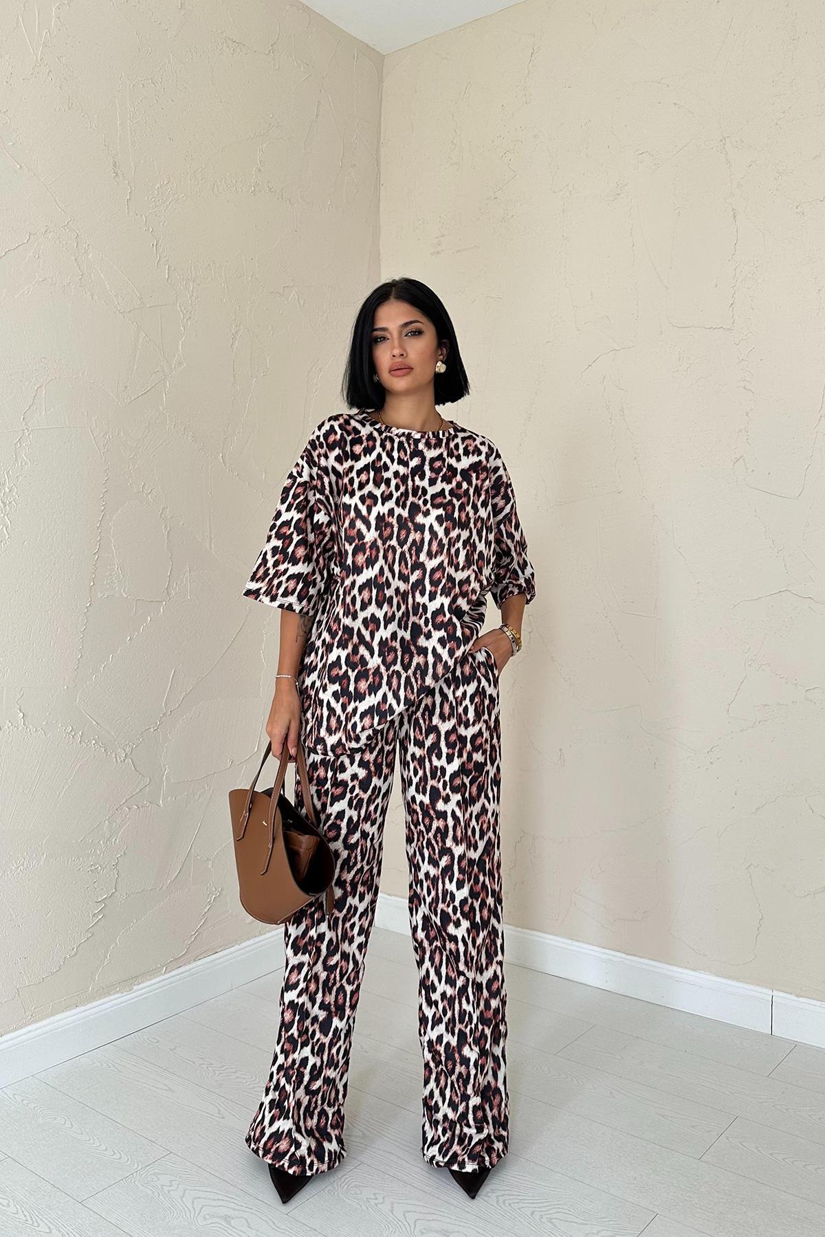 Toptan Leopar T-Shirt Ve Pantolon Takım Leopar L