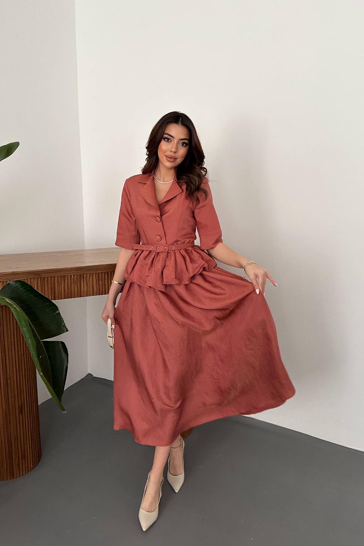 Toptan Mocca İnce Kemerli Fırfırlı Ceket Ve Büzgülü Etek Takım Moccah L