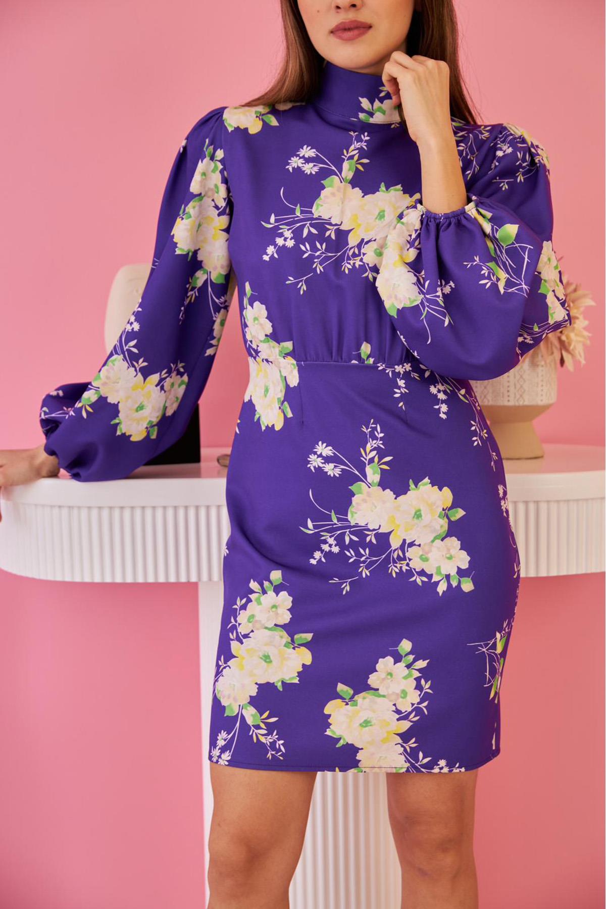 Toptan Mor Desenli Dik Yaka Elbise
