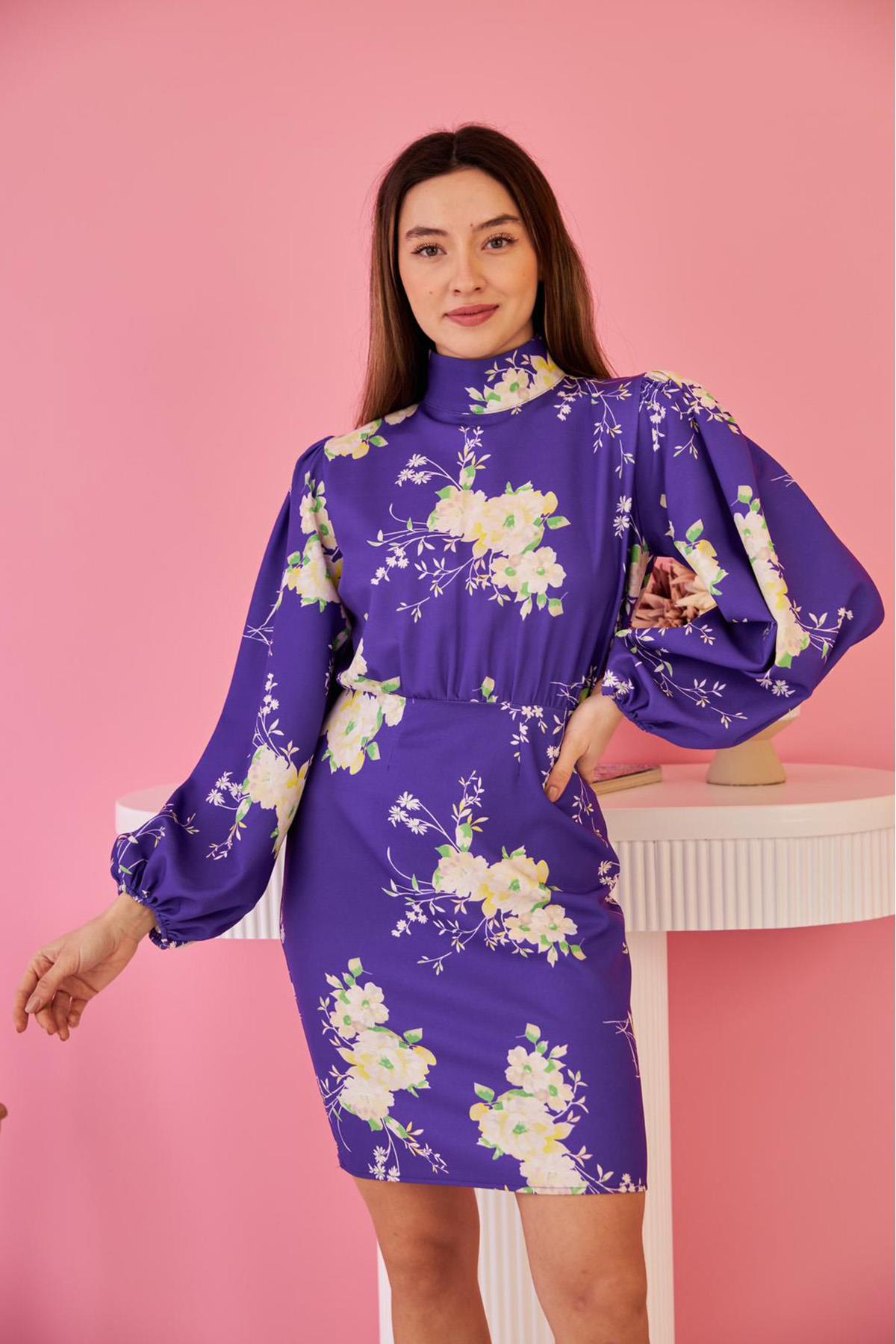 Toptan Mor Desenli Dik Yaka Elbise