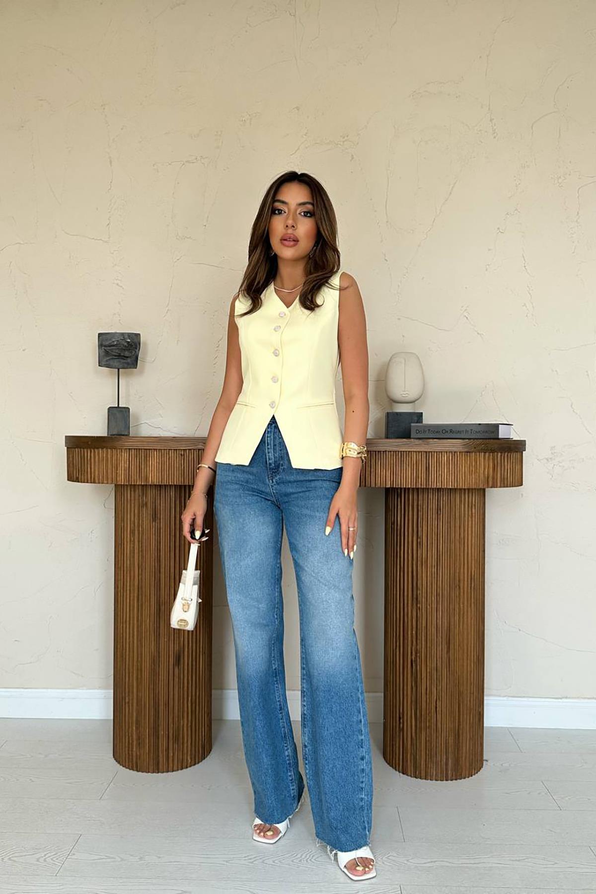 Toptan Sarı Belden Oturtma Detaylı Düğmeli Yelek