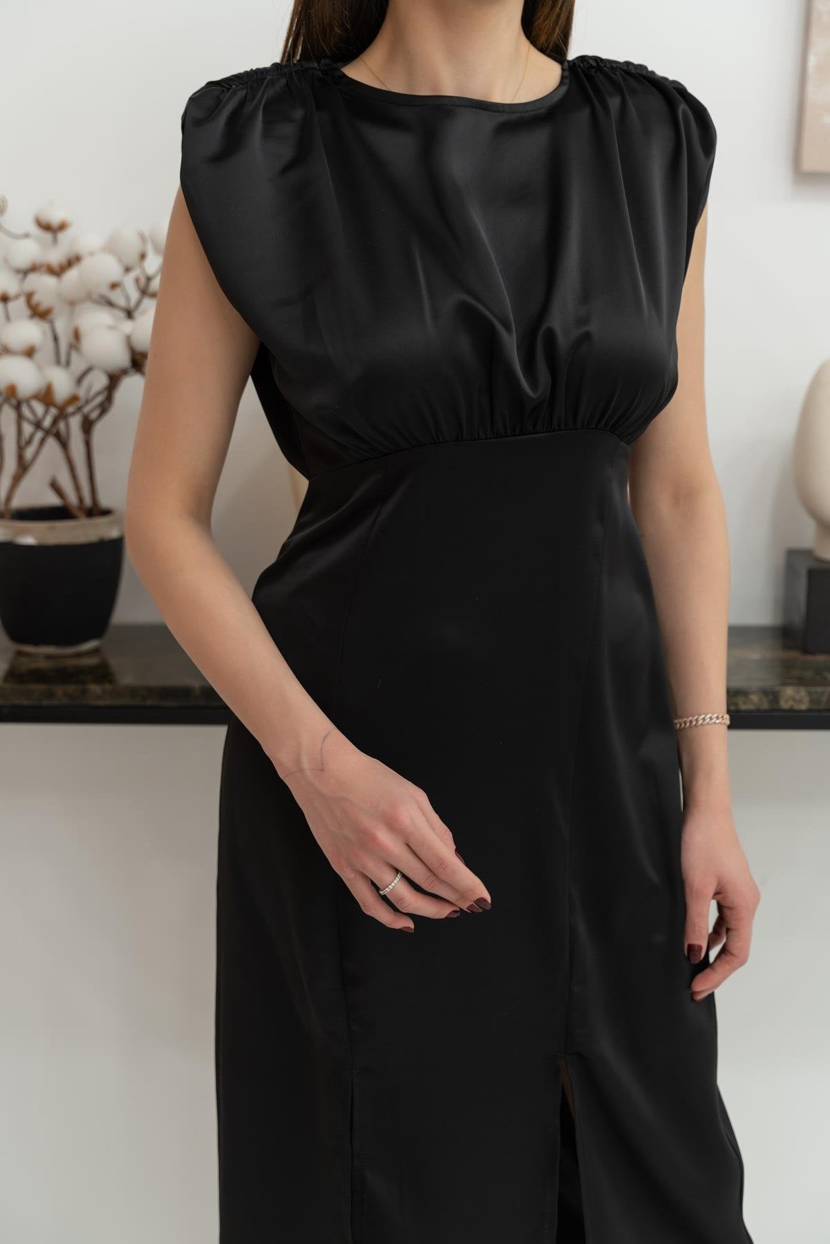 Toptan Siyah Eteği Yırtmaçlı Helen Elbise