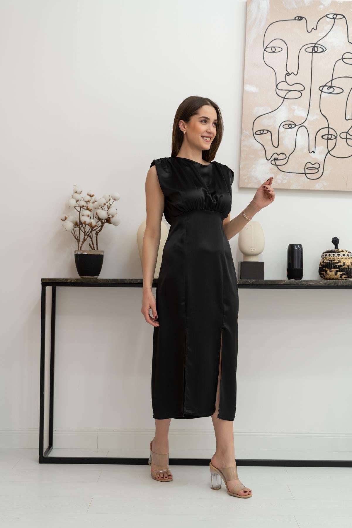 Toptan Siyah Eteği Yırtmaçlı Helen Elbise