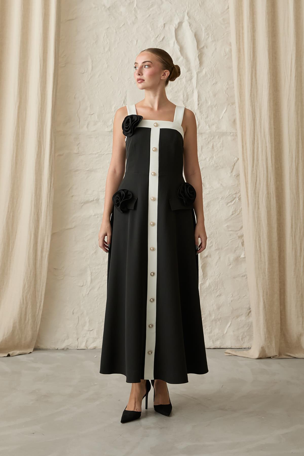 Toptan Siyah Güllü Askılı Elbise Siyah L