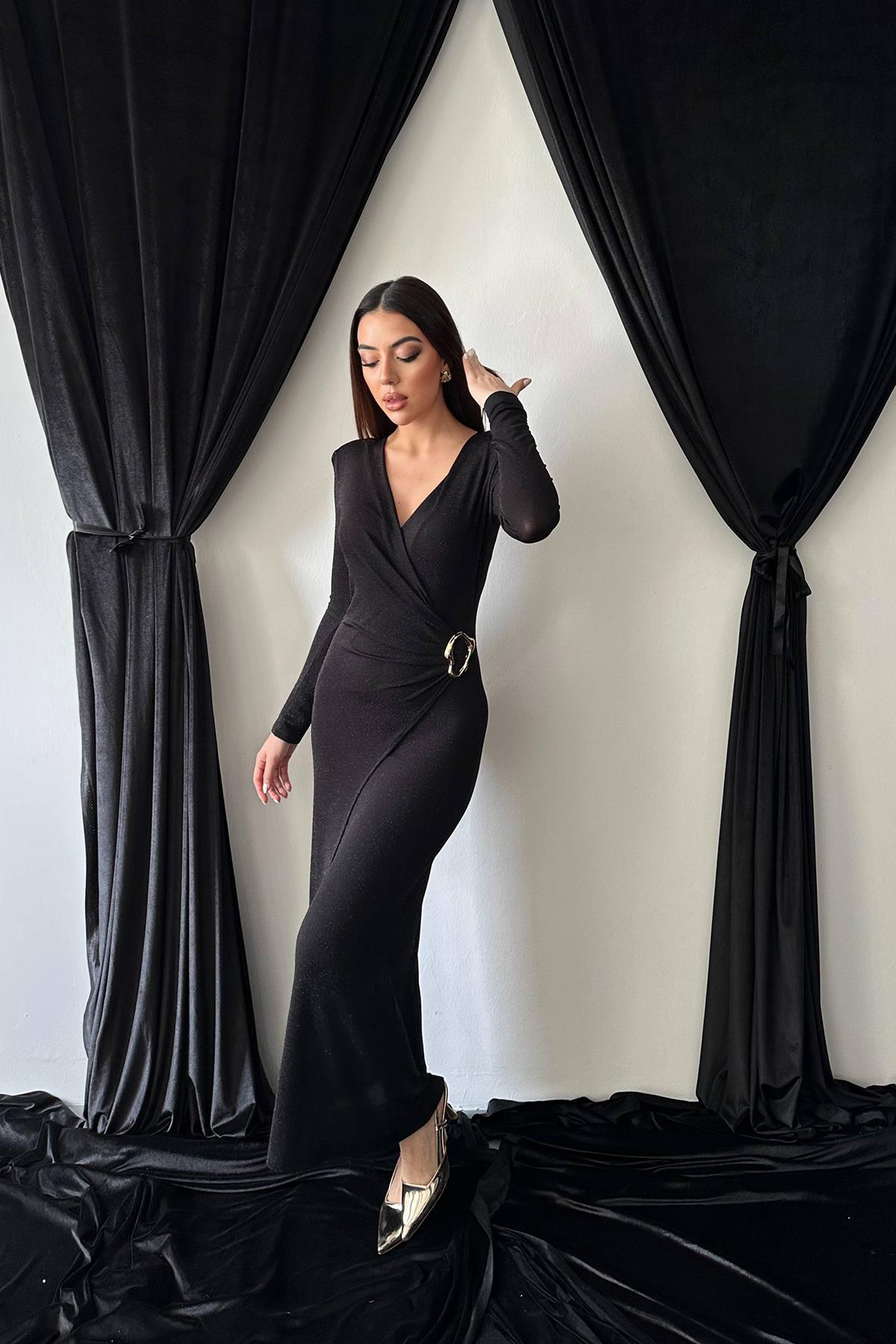 Toptan Siyah Işıltılı Tokalı Elbise