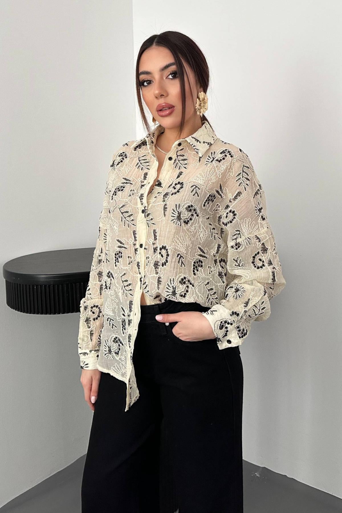 Siyah Nakışlı Oversize Gömlek