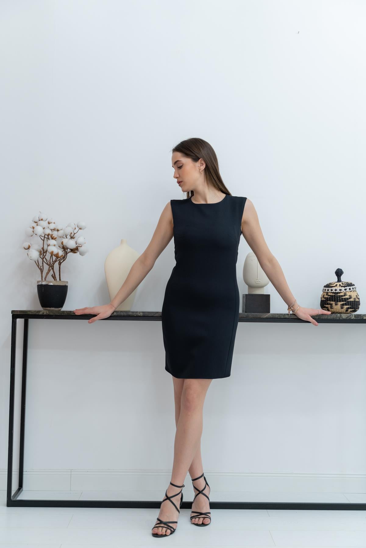 Toptan Siyah Sıfır Kol Mini Elbise