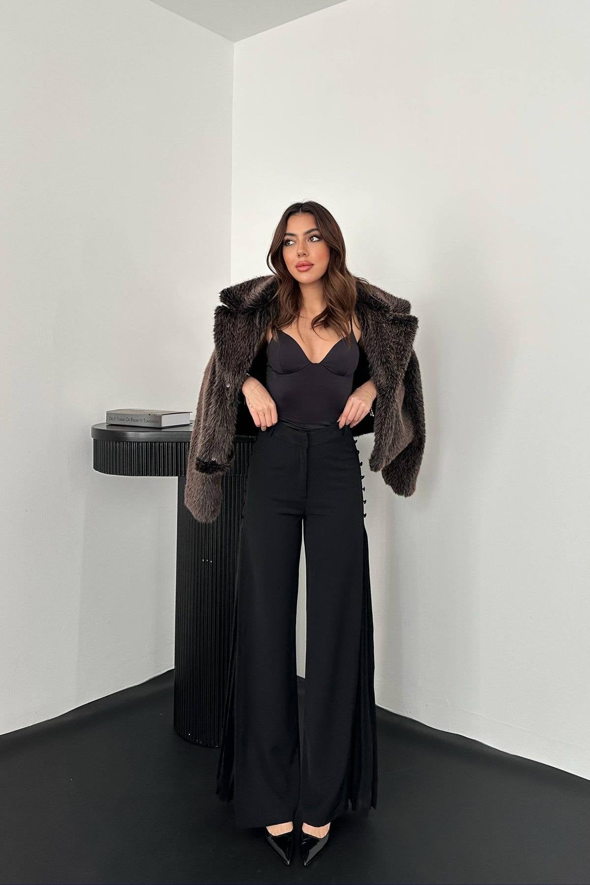 Toptan Siyah Yanları Piliseli Pantolon Siyah L