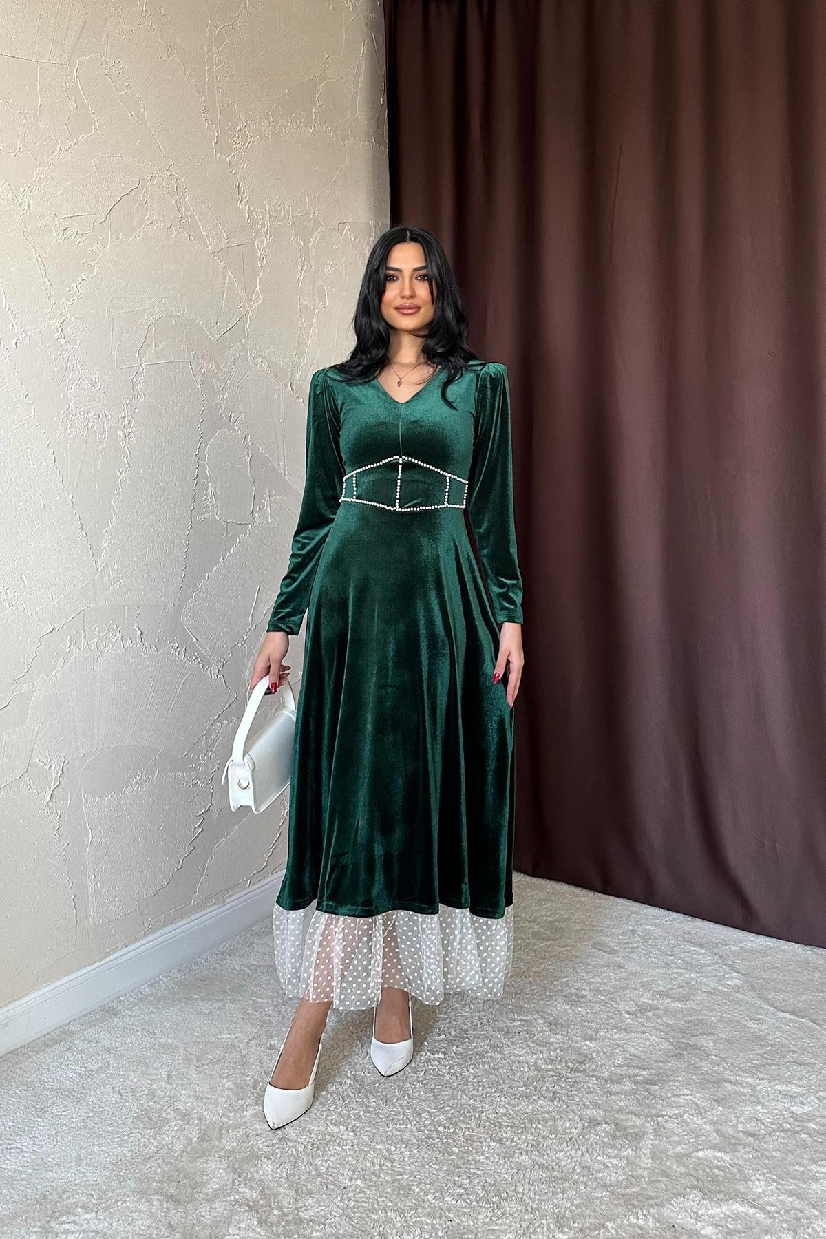 Toptan Zümrüt İnci Aksesuarlı Kadife Elbise