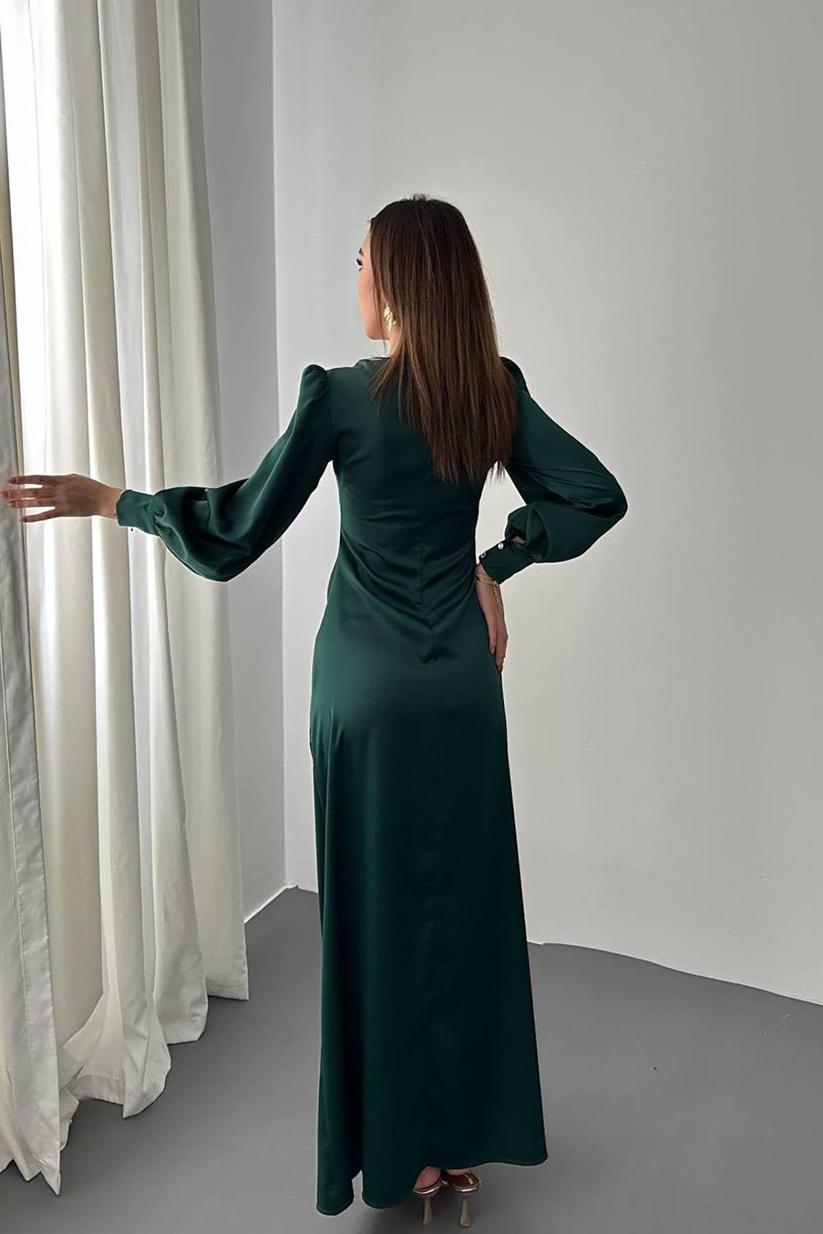 Toptan Zümrüt Yanı Büzgülü Yırtmaçlı Saten Elbise