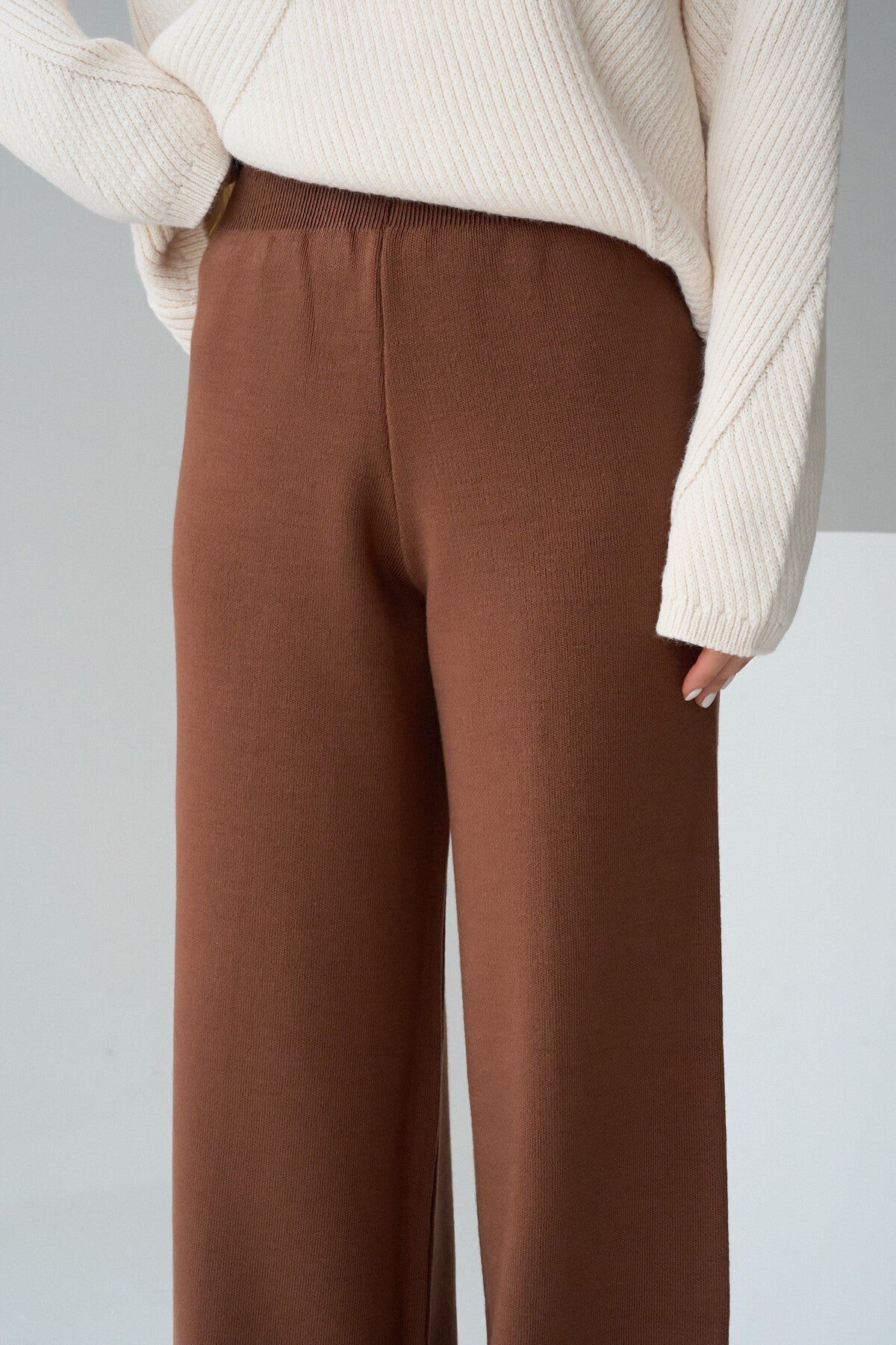 Milk Coffee Knit Trousers