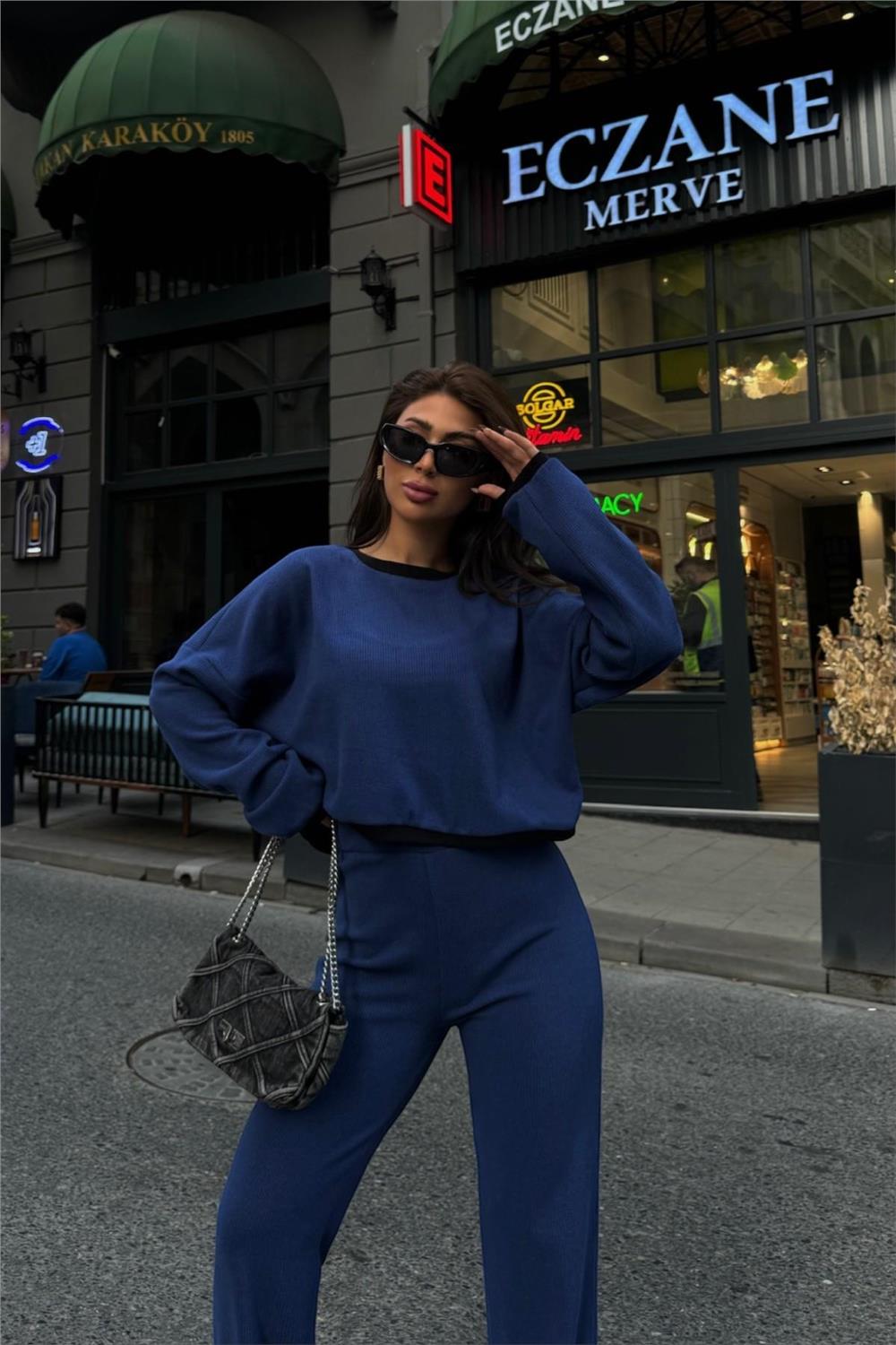 TRİKO TAKIM SWEAT-PANTOLON ŞERİT GEÇİŞLİ YIRTMAÇ DETAYLI - Lacivert