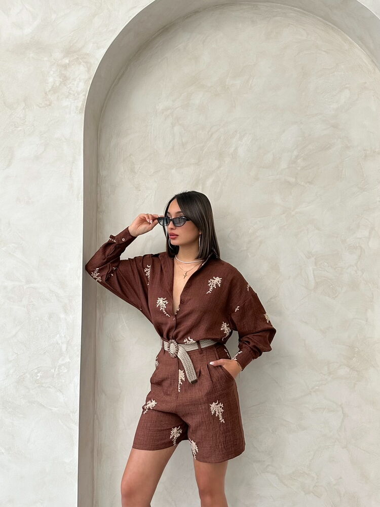 Kemer Detaylı Nakışlı Keten Şort