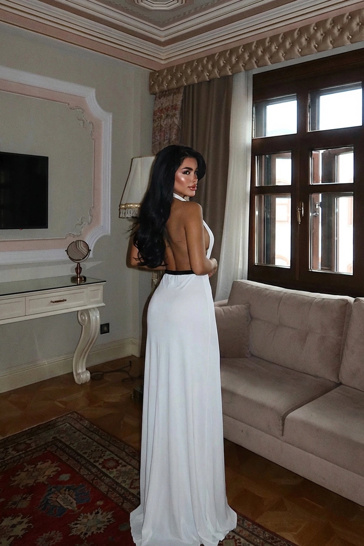 Beyaz Önden Bağlamalı Uzun Elbise