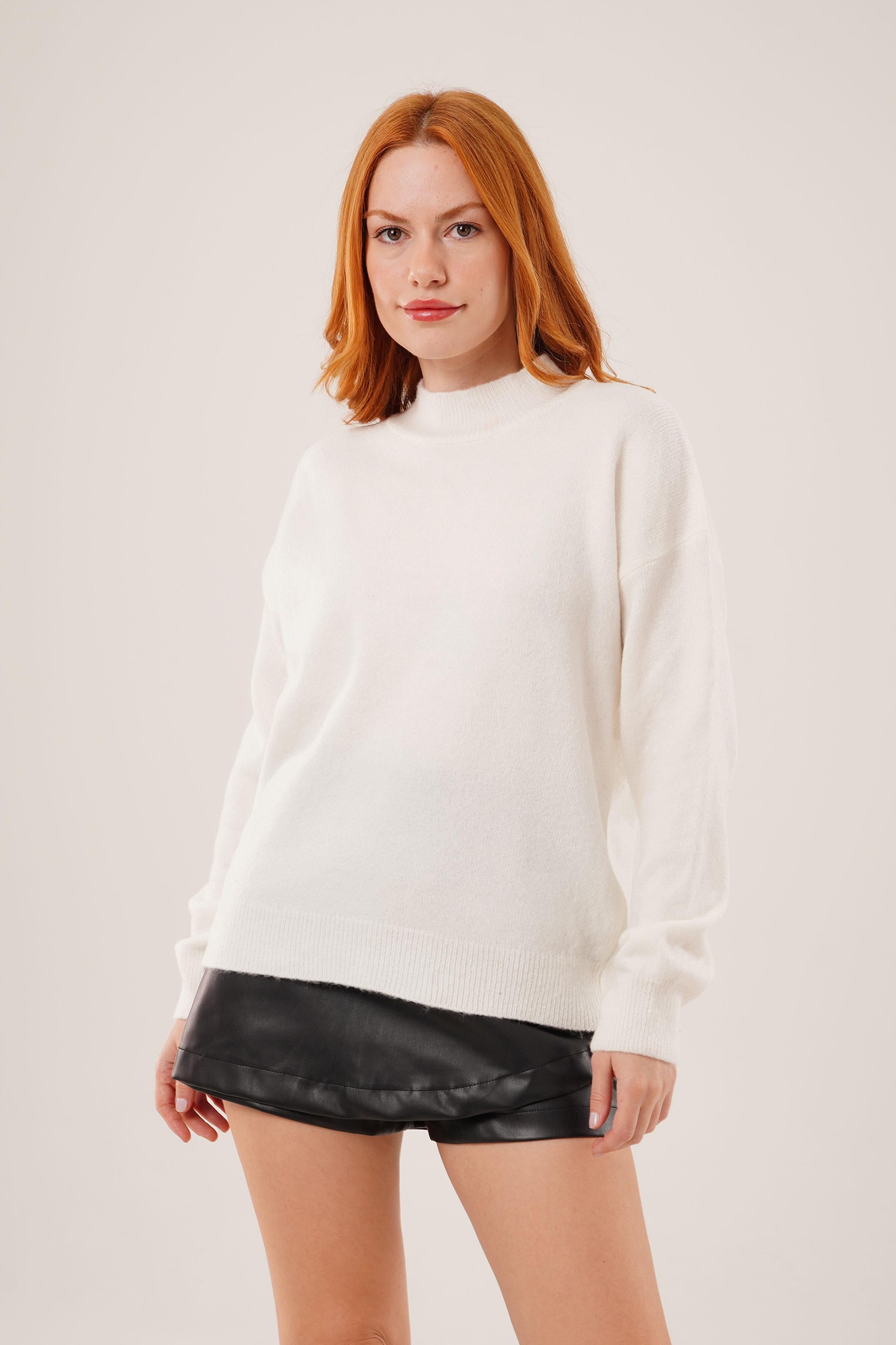 Yaka Ribanalı Basic Toptan Beyaz Triko Kazak