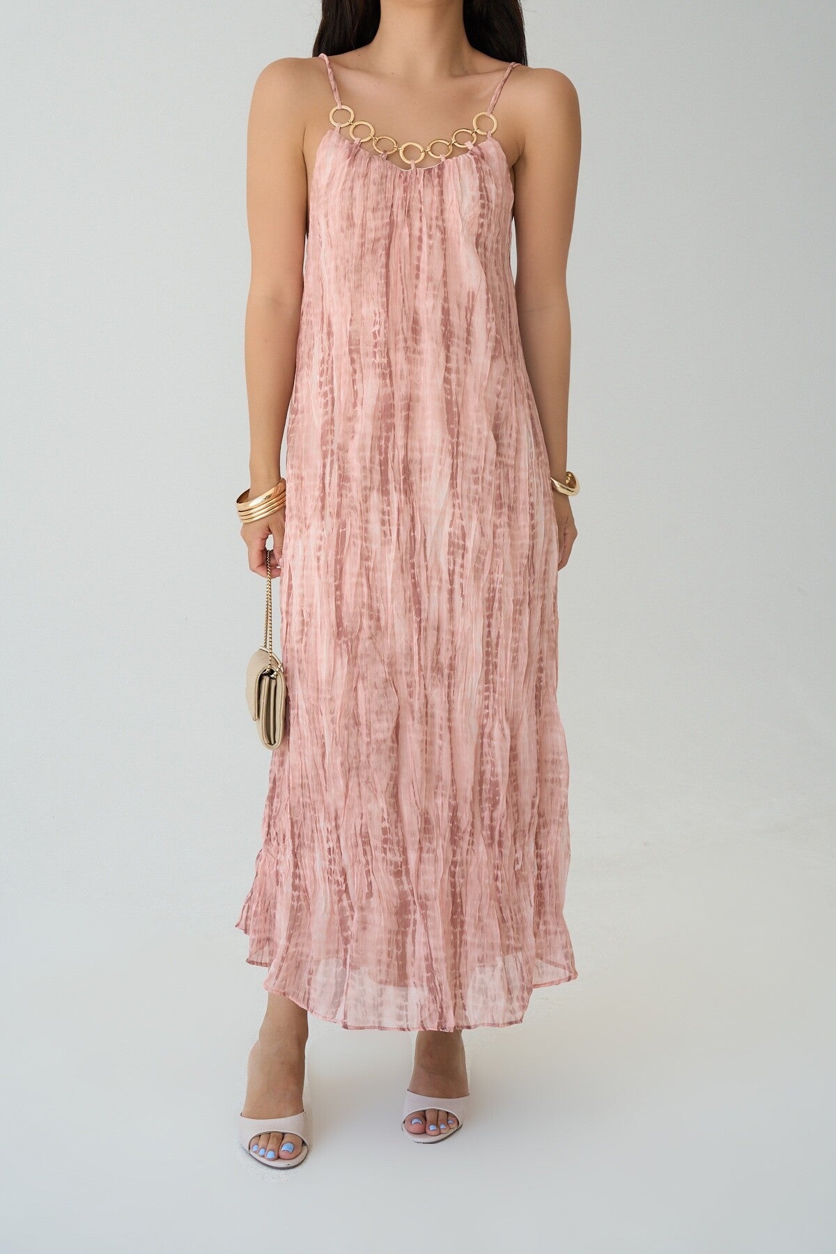 Pudra Yakası Aksesuarlı Elbise