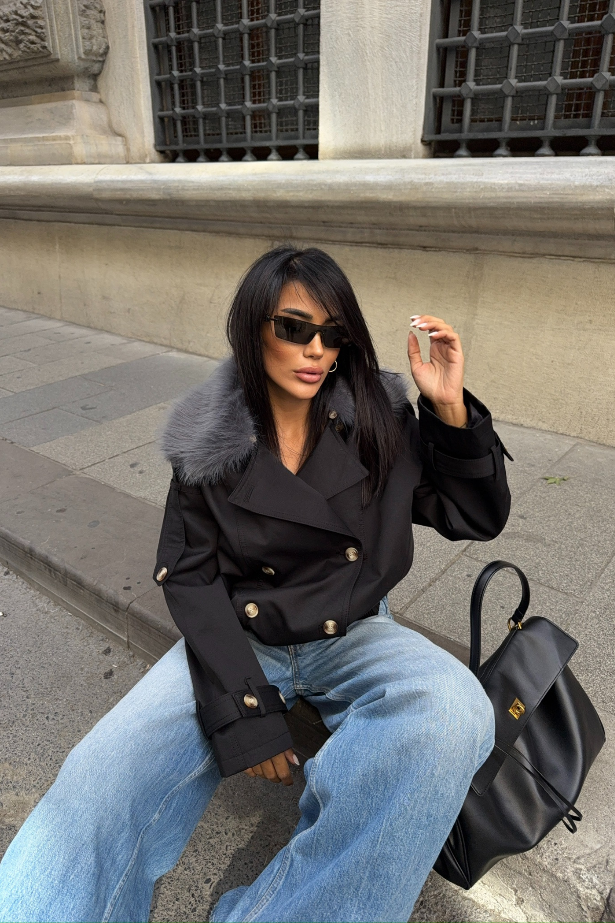 YAKASI KÜRKLÜ KISA TRENCH - Siyah