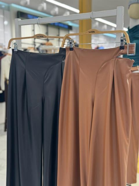 Yan Toka Detaylı Deri Pantolon 0083