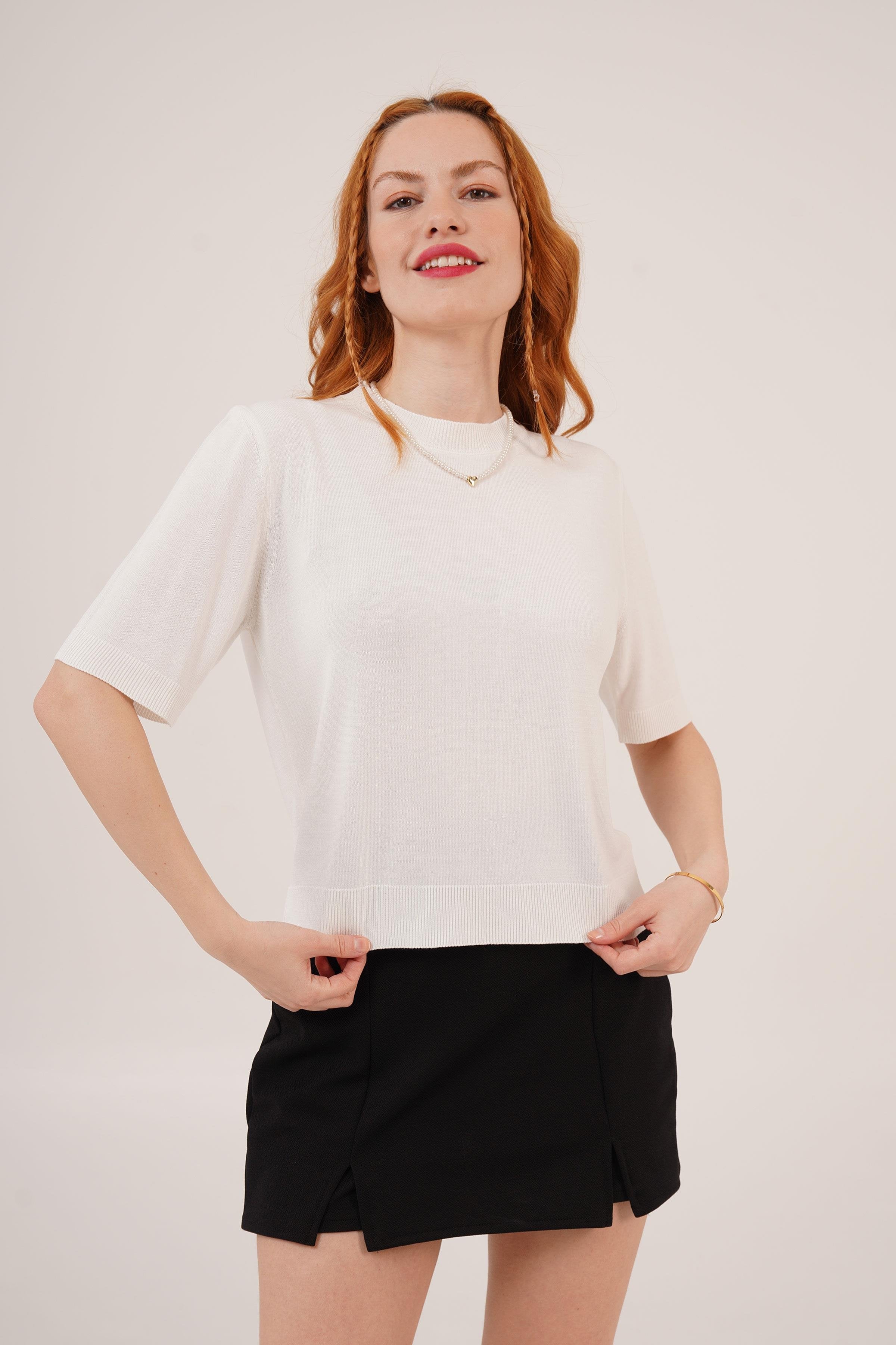 Yarım Kol Yuvarlak Yaka Likralı Toptan İnce Beyaz Triko Bluz Beyaz STD