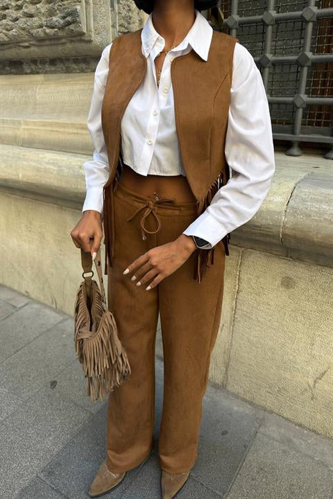 Yeleği Püsküllü Süet Takım 10273