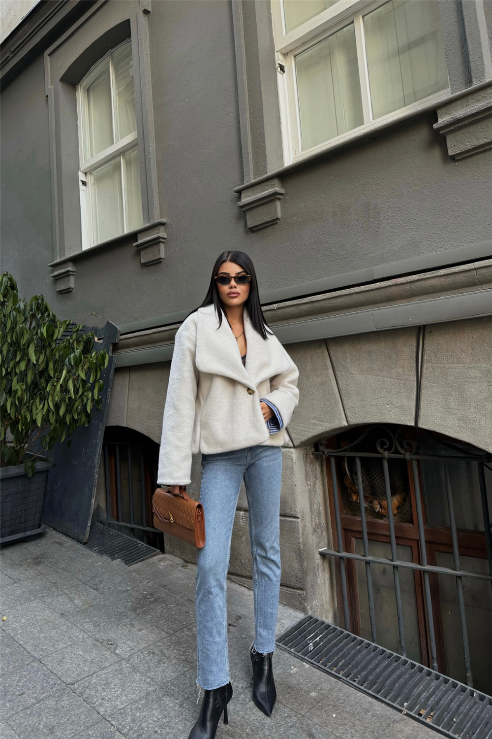 YÜN CROP KABAN - Krem