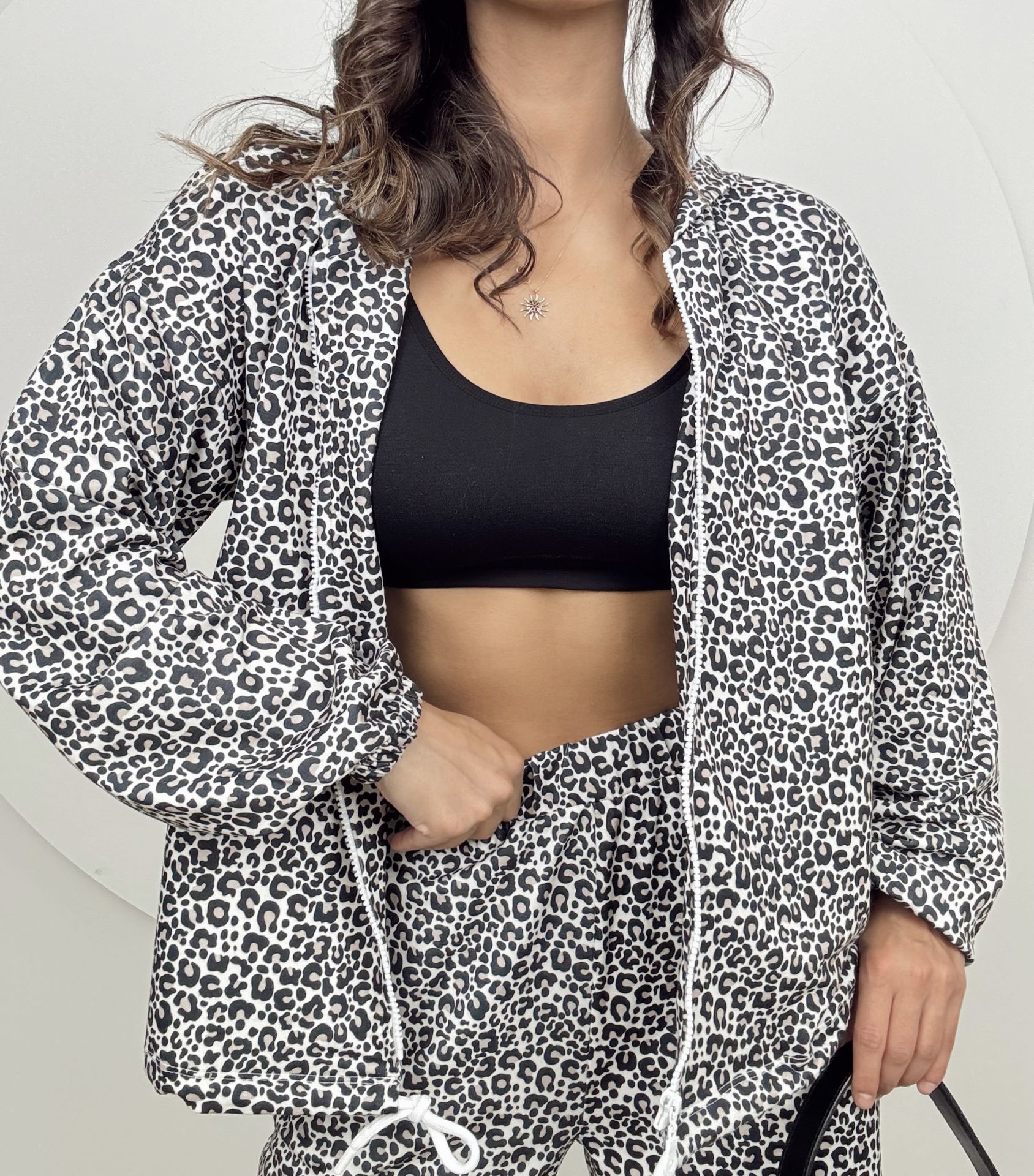 1018 LEOPAR İKİİPLİK EŞOFMAN TAKIM